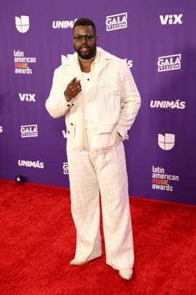 Winston Duke arrives for the 2024 Latin American Music Awards at the Grand Garden Arena at MGM Resort and Casino in Las Vegas, Nevada on Thursday, April 25, 2024.  LAV20240425147 JAMESxATOA