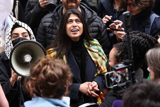 Occupation de Sciences Po par des étudiants pro Palestine PHOTOPQR LE PARISIEN Fred Dugit Paris 26 04 2024 Notre Epoque Paris VIIe, le 26 avril 2024 Occupation de Sciences Po par des étudiants pro Palestine Photo LP Fred Dugit Rima Hassan, candidate La France insoumise LFI aux élections européennes, venue soutenir les manifestants Demonstration in front of the Institute of Political Studies as students occupy a building, with a barricade blocking the entrance, in support of Palestinians, in Paris on April 26, 2024 Local Caption Paris 75 France  Copyright: xPHOTOPQR LExPARISIEN MAXPPPxFredxDugitx 20240426LPA1900 20240426LPA1900