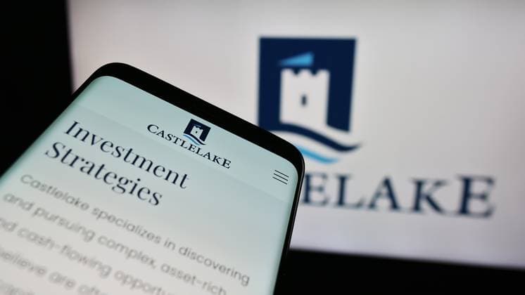 Smartphone with website of US investment management company Castlelake LP in front of business logo. Stuttgart, Germany - 11-29-2023: Smartphone with website of US investment management company Castlelake LP in front of business logo. Focus on top-left of phone display. Copyright: xZoonar.com TimonxSchneiderx 21400146