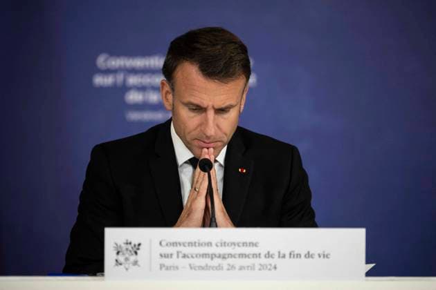 News Themen der Woche KW17 News Bilder des Tages Macron Attends The Seminar Of The End-Of-Life Convention France s President Emmanuel Macron gestures during the final seminar of the End-of-Life Convention at the Economic, Social and Environmental Council (CESE) in Paris, France on April 26, 2024. Photo by Eliot Blondet ABACAPRESS.COM Paris France  Copyright: xBlondetxEliot ABACAx