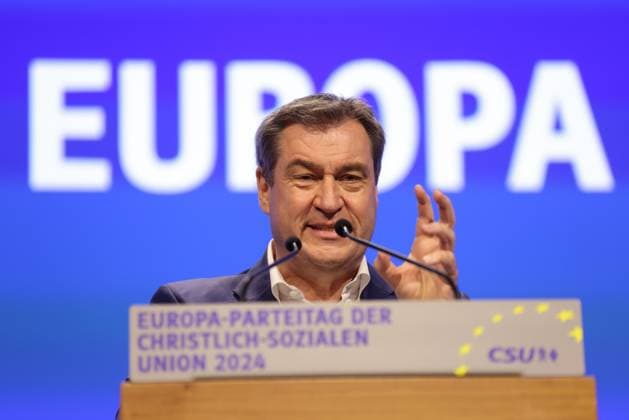 News Themen der Woche KW17 News Bilder des Tages CSU Europa-Parteitag 2024 am 27.04.2024 in den Eisbach Studios in München Markus Söder ( Ministerpräsident Bayern ) redet auf dem CSU Europa-Parteitag *** CSU Europe Party Conference 2024 on 27 April 2024 at the Eisbach Studios in Munich Markus Söder Prime Minister of Bavaria speaks at the CSU Europe Party Conference xMSx