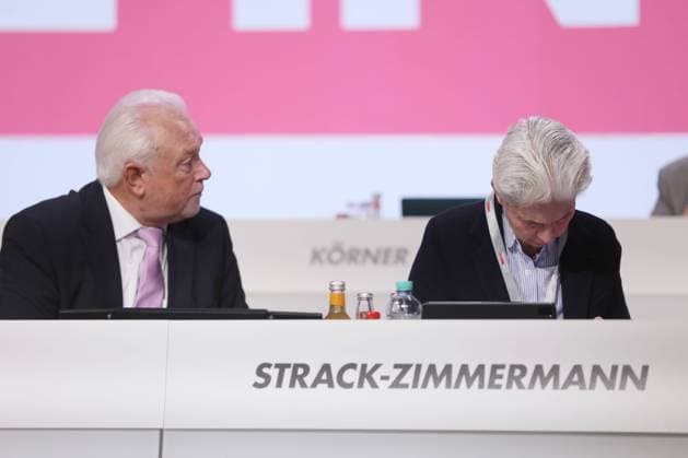 Berlin, Deutschland, 28.04.2024: Station Berlin: 75. Ordentlicher Bundesparteitag der FDP - Tag 2: Wolfgang Kubicki und Marie-Agnes Strack-Zimmermann *** Berlin, Germany, 28 04 2024 Station Berlin 75 Ordinary Federal Party Conference of the FDP Day 2 Wolfgang Kubicki and Marie Agnes Strack Zimmermann Copyright: xdtsxNachrichtenagenturx dts_35561