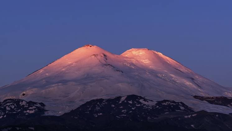 Creative Highlights World Mount Elbrus at sunrise Caucasus mountains Beautiful view of Mount Elbrus at sunrise, North Caucasus mountains, Russia Copyright: xZoonar.com MikhailxKokhanchikovx 21481838