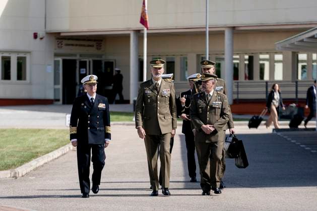 Entertainment Themen der Woche KW18 Entertainment Bilder des Tages King Felipe Visits NATO s IED Center of Excellence - Madrid Admiral General and Chief of Staff Teodoro Esteban Lopez Calderon (1l) and King Felipe VI (2l) upon his arrival for a tour of the NATO Center of Excellence against Improvised Explosive Devices facility, April 29, 2024, in Hoyo de Manzanares, Madrid, Spain. The King visited the Center of Excellence against Improvised Explosive Devices (C-IED CoE), one of the 29 NATO Accredited Centers of Excellence. Among its missions is to provide support to NATO, NATO partners and the international community by developing and conducting various training and specialization courses in the fight against improvised explosive devices systems. Photo by A. Perez Meca Europa Press ABACAPRESS.COM Madrid  Copyright: xEuropaxPress ABACAx
