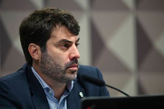 BRASÍLIA, DF - 29.04.2024: CPI DAS APOSTAS ESPORTIVAS - Photo, Julio Avelar Director of Competitions at CBF. This Monday (29) the CPI for the Manipulation of Games and Sports Betting hears the testimony of CPF representatives Eduardo Gussem, CBF Integrity Officer and Julio Avellar CBF Competitions Director. x2530357x  TonxMolina