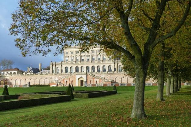 Autumnal colours at Cliveden House, Berkshire Autumnal colours at Cliveden House, Berkshire,  Copyright: xGeoffxSwainex xAvalonx 0540767636