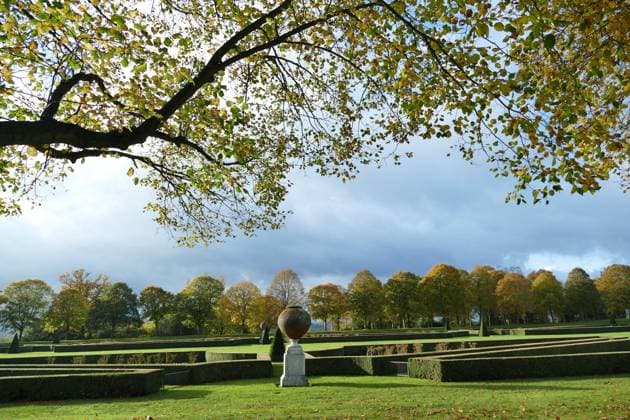 Autumnal colours at Cliveden House, Berkshire Autumnal colours at Cliveden House, Berkshire,  Copyright: xGeoffxSwainex xAvalonx 0540767661