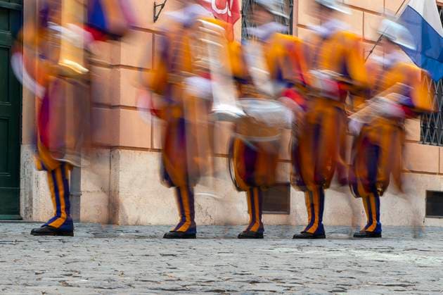 ITALY - VATICAN SWISS GUARD RECRUITS DURING THE REHEARSAL FOR THE UPCOMING SWEARING -IN CEREMONY AT THE VATICAN - 2024 4 30 Italy, Rome, Vatican, 2024 4 30.Vatican Swiss Guard recruits during the rehearsal for the upcoming swearing-in ceremony at the Vatican . The swearing-in ceremony of 34 Vatican Swiss Guards is scheduled May 6 in the San Damaso courtyard at the Vatican Photograph by Alessia Giuliani Catholic Press Photo s. RESTRICTED TO EDITORIAL USE - NO MARKETING - NO ADVERTISING CAMPAIGNS. VATICAN VATICAN  Copyright: xIPA ABACAx