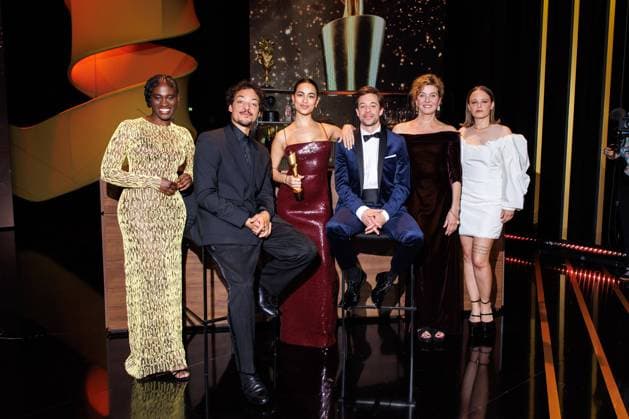Bilder des Jahres 2024, Entertainment 05 Mai Entertainment Themen der Woche KW18 Entertainment Bilder des Tages Fotocall - Deutscher Filmpreis Moderatoren Ivy Quainoo. Aurel Mertz, Gizem Emre, Tobias Krell (Checker Tobi), Margarita Broich und Jasna Fritzi Bauer beim Fotocall der Moderatoren des Deutschen Filmpreises 2024 im Theater am Potsdamer Platz am 01.05.2024 in Berlin. *** Photo call German Film Award presenters Ivy Quainoo Aurel Mertz, Gizem Emre, Tobias Krell Checker Tobi , Margarita Broich and Jasna Fritzi Bauer at the photo call of the presenters of the German Film Award 2024 at the Theater am Potsdamer Platz on 01 05 2024 in Berlin Copyright: xEventpressxKochanx