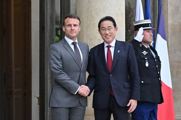 News Themen der Woche KW18 President Macron Welcomes Japan PM Fumio Kishida - Paris French president Emmanuel Macron welcomes Fumio Kishida, Prime Minister of Japan for a working lunch on May 2, 2024 at the Elysee palace. Photo by Tomas Stevens ABACAPRESS.COM Paris France  Copyright: xStevensxTomas ABACAx
