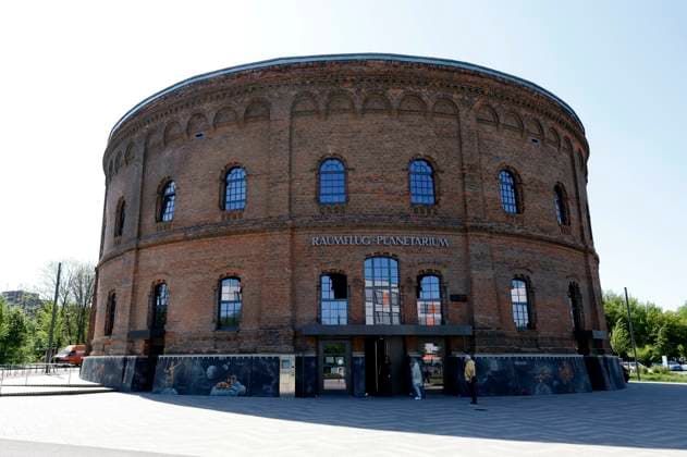 beim Pressegespräch zur Premiere des Fulldome-Erlebnisses der Musikshow Tabaluga und die Zeichen der Zeit im Planetarium. Halle (Saale), 02.05.2024