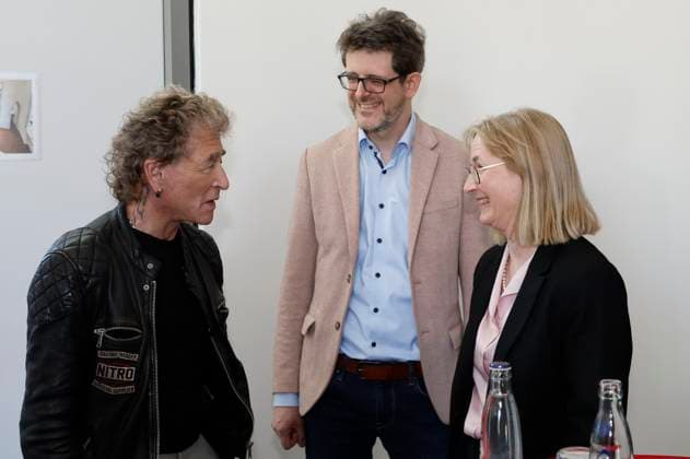 Peter Maffay, Dirk Schlesinger und Judith Marquard beim Pressegespräch zur Premiere des Fulldome-Erlebnisses der Musikshow Tabaluga und die Zeichen der Zeit im Planetarium. Halle (Saale), 02.05.2024