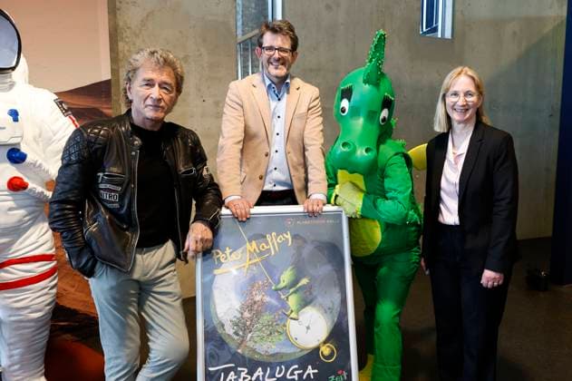 Peter Maffay, Dirk Schlesinger und Judith Marquard beim Pressegespräch zur Premiere des Fulldome-Erlebnisses der Musikshow Tabaluga und die Zeichen der Zeit im Planetarium. Halle (Saale), 02.05.2024