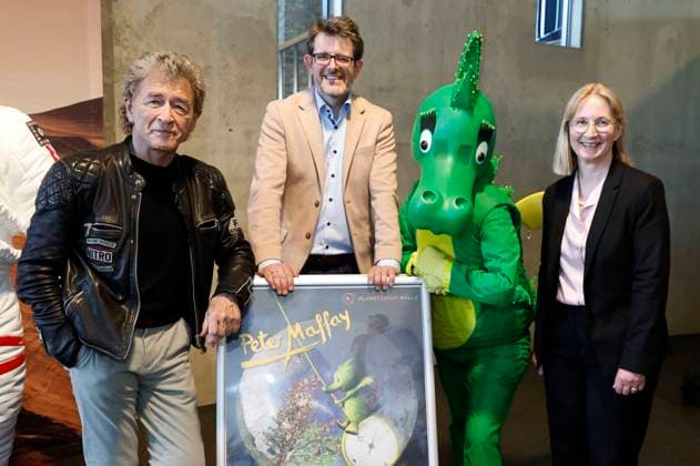 Peter Maffay, Dirk Schlesinger und Judith Marquard beim Pressegespräch zur Premiere des Fulldome-Erlebnisses der Musikshow Tabaluga und die Zeichen der Zeit im Planetarium. Halle (Saale), 02.05.2024