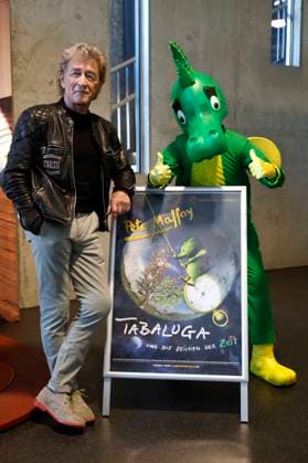 Peter Maffay beim Pressegespräch zur Premiere des Fulldome-Erlebnisses der Musikshow Tabaluga und die Zeichen der Zeit im Planetarium. Halle (Saale), 02.05.2024