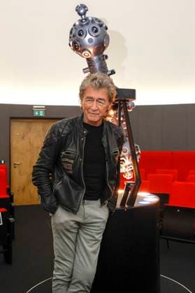 Peter Maffay beim Pressegespräch zur Premiere des Fulldome-Erlebnisses der Musikshow Tabaluga und die Zeichen der Zeit im Planetarium. Halle (Saale), 02.05.2024