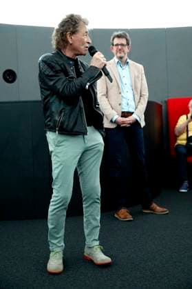 Peter Maffay und Dirk Schlesinger beim Pressegespräch zur Premiere des Fulldome-Erlebnisses der Musikshow Tabaluga und die Zeichen der Zeit im Planetarium. Halle (Saale), 02.05.2024
