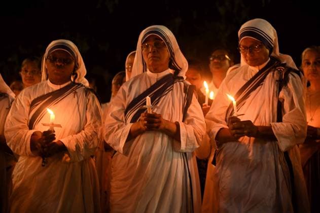 Bilder des Jahres 2024, News 05 Mai News Themen der Woche KW18 May 3, 2024, Delhi, New Delhi, India: Nuns can be seen holding candles during a candle light Vigil on the 1st anniversary of the Manipur violence thats has been occured bettween Kuki-Zo and Meitei groups , In New Delhi , India on 3 May, 2024 Delhi India - ZUMAn310 20240503_zip_n310_018 Copyright: xDeepxNairx