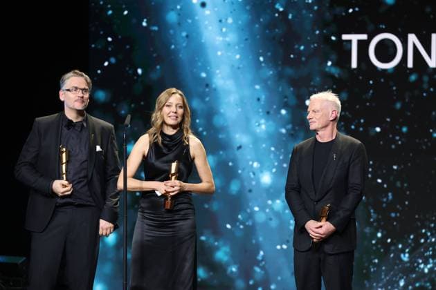 Deutscher Filmpreis 2024 BESTE TONGESTALTUNG SchloÌˆmer, Corinna Fleig, Tobias Fleig Â· THE DIVE bei der Verleihung der Lola - Deutscher Filmpreis 2024 im Theater am Potsdamer Platz in Berlin 03.05.2024 *** German Film Award 2024 BEST SOUND DESIGN SchloÌˆmer, Corinna Fleig, Tobias Fleig Â- THE DIVE at the Lola German Film Award 2024 ceremony at the Theater am Potsdamer Platz in Berlin 03 05 2024 Copyright: xEventpressx