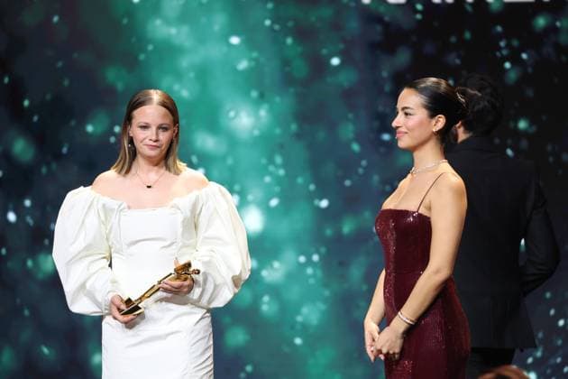 Deutscher Filmpreis 2024 Gizem Emre und Jasna Fritzi Bauer bei der Verleihung der Lola - Deutscher Filmpreis 2024 im Theater am Potsdamer Platz in Berlin 03.05.2024 Copyright: xEventpressx