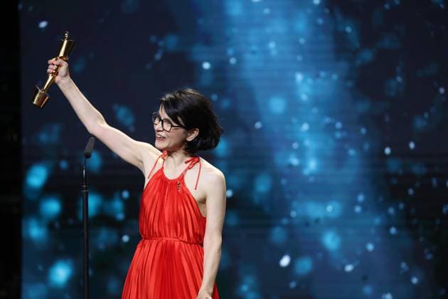 Deutscher Filmpreis 2024 BESTES DREHBUCH AysÌße Polat Â· IM TOTEN WINKEL bei der Verleihung der Lola - Deutscher Filmpreis 2024 im Theater am Potsdamer Platz in Berlin 03.05.2024 Copyright: xEventpressx