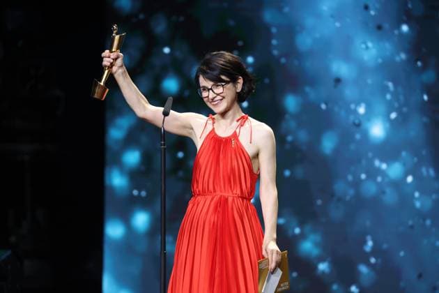 Deutscher Filmpreis 2024 BESTES DREHBUCH AysÌße Polat Â· IM TOTEN WINKEL bei der Verleihung der Lola - Deutscher Filmpreis 2024 im Theater am Potsdamer Platz in Berlin 03.05.2024 Copyright: xEventpressx