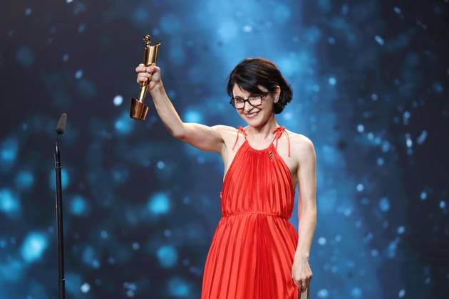 Deutscher Filmpreis 2024 BESTES DREHBUCH AysÌße Polat Â· IM TOTEN WINKEL bei der Verleihung der Lola - Deutscher Filmpreis 2024 im Theater am Potsdamer Platz in Berlin 03.05.2024 *** German Film Award 2024 BEST SCREENWRITING AysÌße Polat Â- IM TOTEN WINKEL at the Lola German Film Award 2024 ceremony at the Theater am Potsdamer Platz in Berlin 03 05 2024 Copyright: xEventpressx