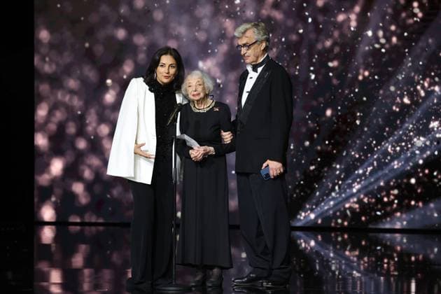 Deutscher Filmpreis 2024 Margot Friedländer mit Wim Wenders bei der Verleihung der Lola - Deutscher Filmpreis 2024 im Theater am Potsdamer Platz in Berlin 03.05.2024 Copyright: xEventpressx