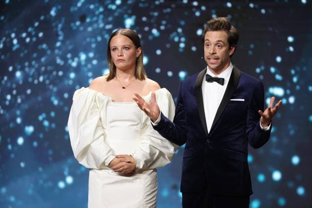 Deutscher Filmpreis 2024 Tobias Krell (Checker Tobi) und Jasna Fritzi Bauer bei der Verleihung der Lola - Deutscher Filmpreis 2024 im Theater am Potsdamer Platz in Berlin 03.05.2024 Copyright: xEventpressx