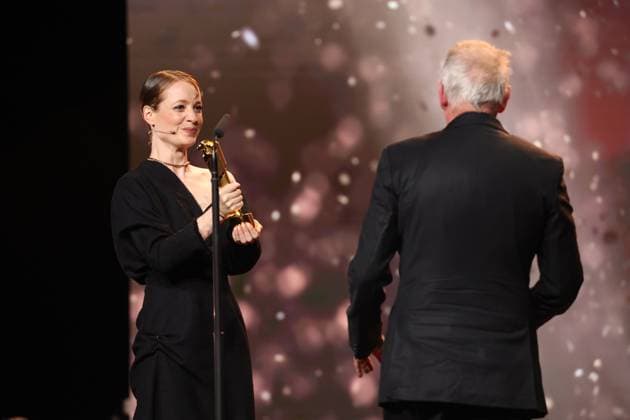 Deutscher Filmpreis 2024 Leonie Benesch und BESTE MÄNNLICHE NEBENROLLE Hans-Uwe Bauer Â· STERBEN bei der Verleihung der Lola - Deutscher Filmpreis 2024 im Theater am Potsdamer Platz in Berlin 03.05.2024 Copyright: xEventpressx