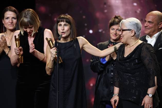 Deutscher Filmpreis 2024 BESTER DOKUMENTARFILM SIEBEN WINTER IN TEHERAN bei der Verleihung der Lola - Deutscher Filmpreis 2024 im Theater am Potsdamer Platz in Berlin 03.05.2024 *** German Film Award 2024 BEST DOCUMENTARY FILM SEVEN WINTERS IN TEHERAN at the Lola German Film Award 2024 ceremony at the Theater am Potsdamer Platz in Berlin 03 05 2024 Copyright: xEventpressx