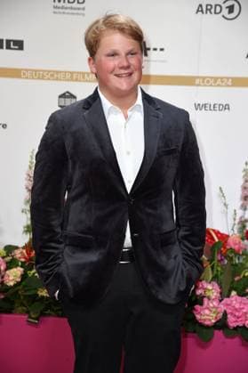 Julius Weckauf - DEUTSCHER FILMPREIS 2024 im Theater am Potsdamer Platz am 03.05.2024 - Roter Teppich