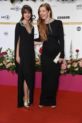 Luise Befort, Pheline Roggan - DEUTSCHER FILMPREIS 2024 im Theater am Potsdamer Platz am 03.05.2024 - Roter Teppich