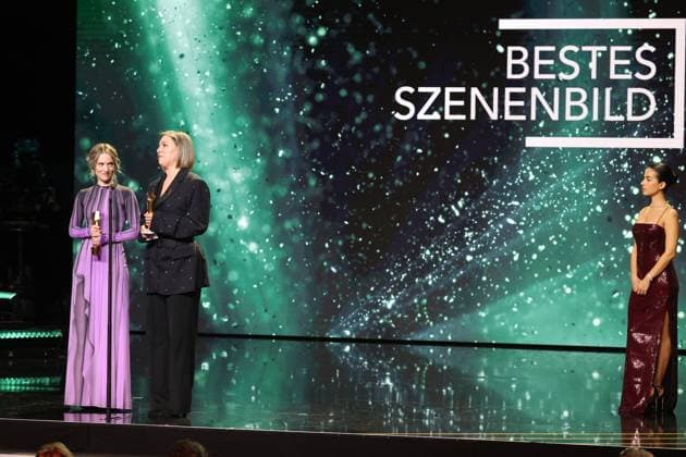 Deutscher Filmpreis 2024 BESTES SZENENBILD Cosima Vellenzer, Anika Klatt Â· DIE THEORIE VON ALLEM bei der Verleihung der Lola - Deutscher Filmpreis 2024 im Theater am Potsdamer Platz in Berlin 03.05.2024 Copyright: xEventpressx