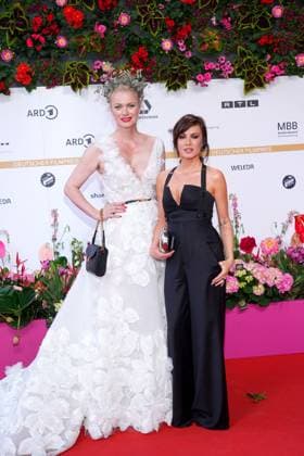 Franziska Knuppe und Natalia Avelon bei der Ankunft zur Verleihung Deutscher Filmpreis am 3.05.2024 in Berlin Deutscher Filmpreis 2024 in Berlin
