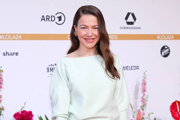Hannah Herzsprung bei der Ankunft zur Verleihung Deutscher Filmpreis am 3.05.2024 in Berlin Deutscher Filmpreis 2024 in Berlin