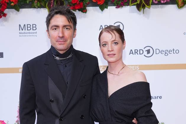 Ilker Catak und Leonie Benensch bei der Ankunft zur Verleihung Deutscher Filmpreis am 3.05.2024 in Berlin Deutscher Filmpreis 2024 in Berlin