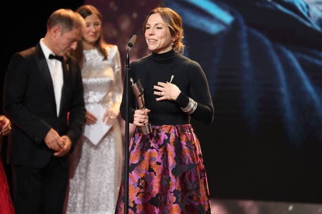 Deutscher Filmpreis 2024 BESTER SPIELFILM SILBER Der Fuchs bei der Verleihung der Lola - Deutscher Filmpreis 2024 im Theater am Potsdamer Platz in Berlin 03.05.2024 *** German Film Award 2024 BEST PLAYFILM SILVER The Fox at the Lola German Film Award 2024 ceremony at the Theater am Potsdamer Platz in Berlin 03 05 2024 Copyright: xEventpressx