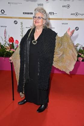 Hanna Schygulla - DEUTSCHER FILMPREIS 2024 im Theater am Potsdamer Platz am 03.05.2024 - Roter Teppich