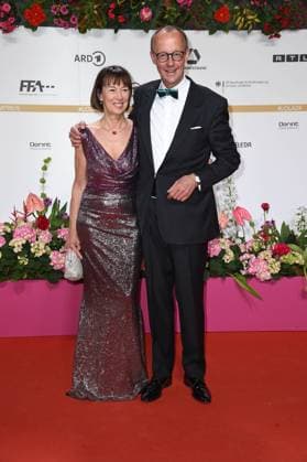 Friedrich Merz mit Ehefrau Charlotte Merz - DEUTSCHER FILMPREIS 2024 im Theater am Potsdamer Platz am 03.05.2024 - Roter Teppich