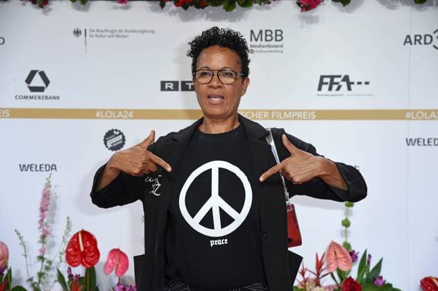 Mo Asumang - DEUTSCHER FILMPREIS 2024 im Theater am Potsdamer Platz am 03.05.2024 - Roter Teppich