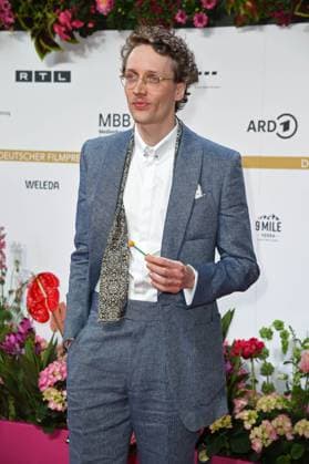 Julius Feldmeier - DEUTSCHER FILMPREIS 2024 im Theater am Potsdamer Platz am 03.05.2024 - Roter Teppich