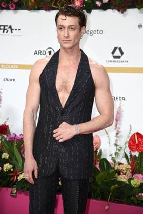 Daniel Donskoy - DEUTSCHER FILMPREIS 2024 im Theater am Potsdamer Platz am 03.05.2024 - Roter Teppich