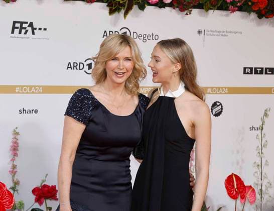 Veronica Ferres mit Tochter Lilly Krug bei der Verleihung des Deutschen Filmpreises Lola24 im Theater am Potsdamer Platz Berlin.