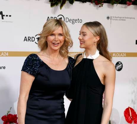 Veronica Ferres mit Tochter Lilly Krug bei der Verleihung des Deutschen Filmpreises Lola24 im Theater am Potsdamer Platz Berlin.