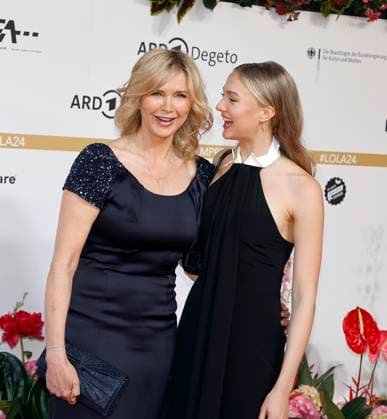 Veronica Ferres mit Tochter Lilly Krug bei der Verleihung des Deutschen Filmpreises Lola24 im Theater am Potsdamer Platz Berlin.
