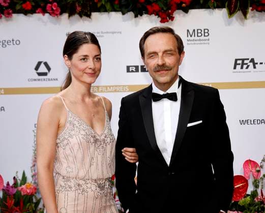 Katharina Nesytowa, Aleksandar Jovanovic bei der Verleihung des Deutschen Filmpreises Lola24 im Theater am Potsdamer Platz Berlin.