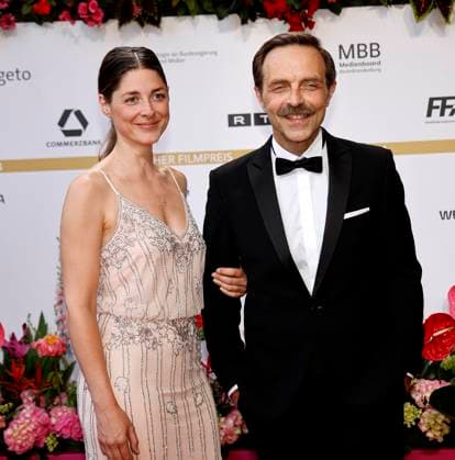 Katharina Nesytowa, Aleksandar Jovanovic bei der Verleihung des Deutschen Filmpreises Lola24 im Theater am Potsdamer Platz Berlin.