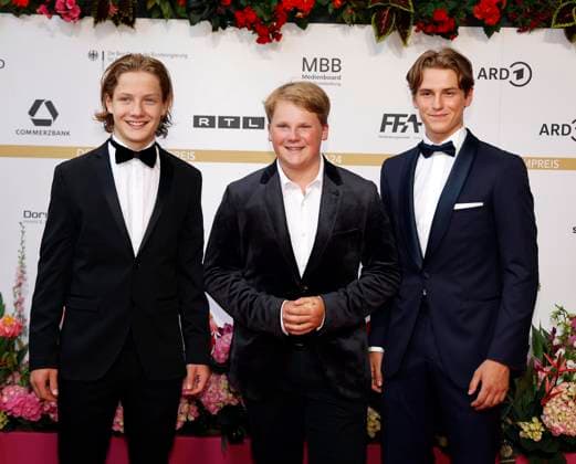 Levi Brandl, Julius Weckauf, Nevio Wendt bei der Verleihung des Deutschen Filmpreises Lola24 im Theater am Potsdamer Platz Berlin.