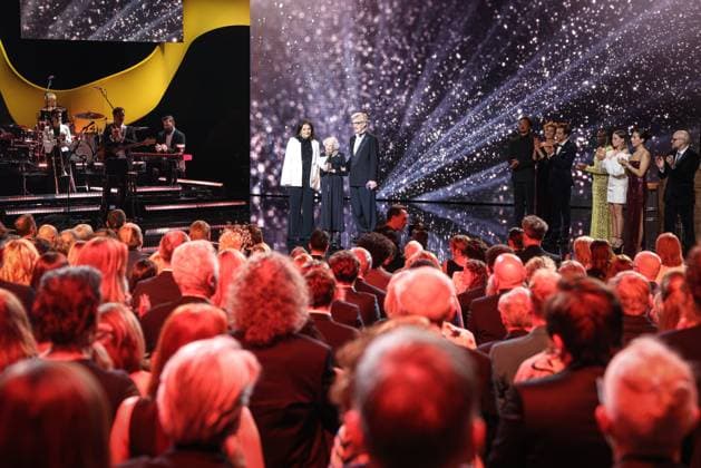 Deutscher Filmpreis 2024 Margot Friedländer mit Wim Wenders bei der Verleihung der Lola - Deutscher Filmpreis 2024 im Theater am Potsdamer Platz in Berlin 03.05.2024 Copyright: xEventpressx